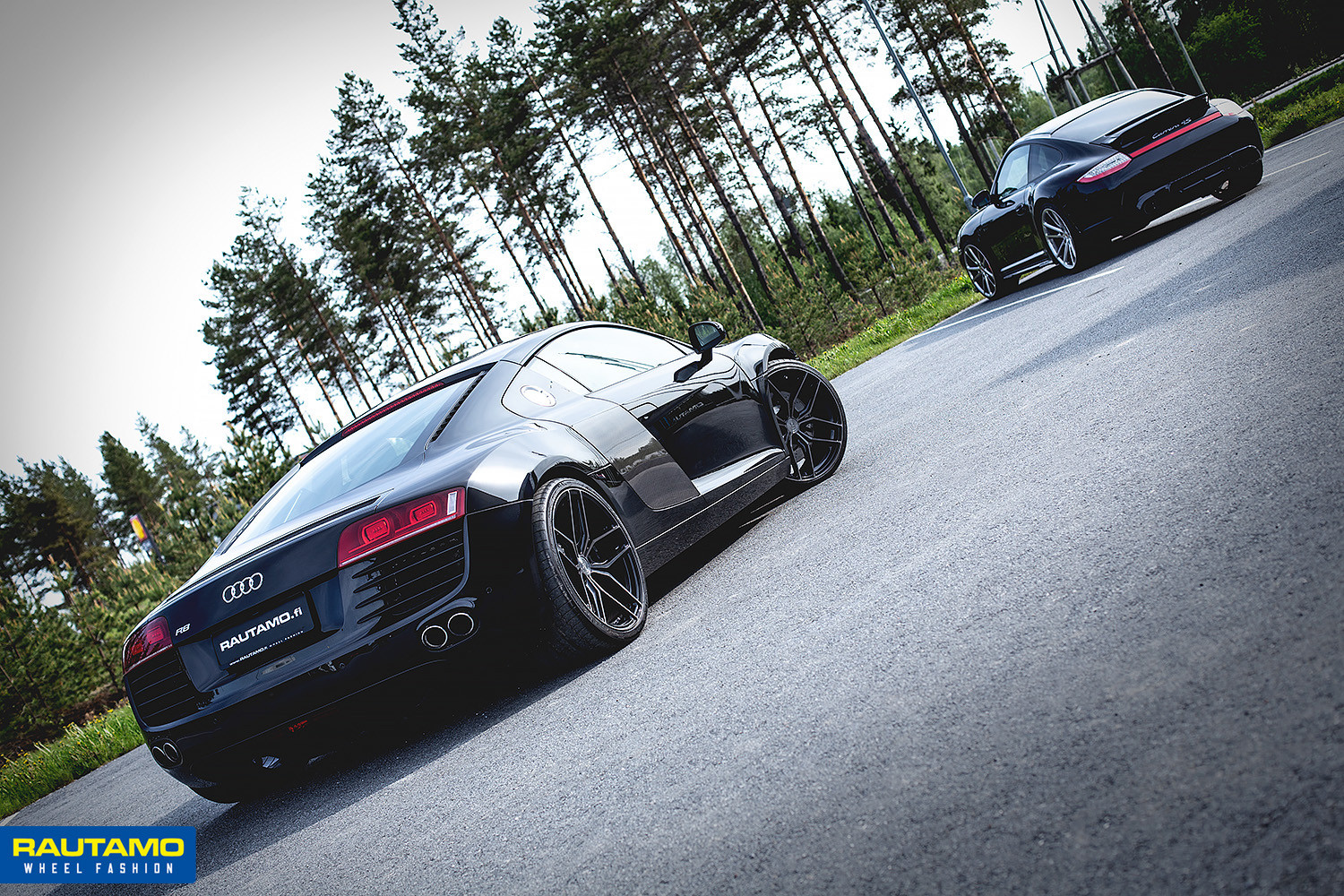 R-Series R8 Gloss Black Tinted Face erikoisvanteet autoon fälgar