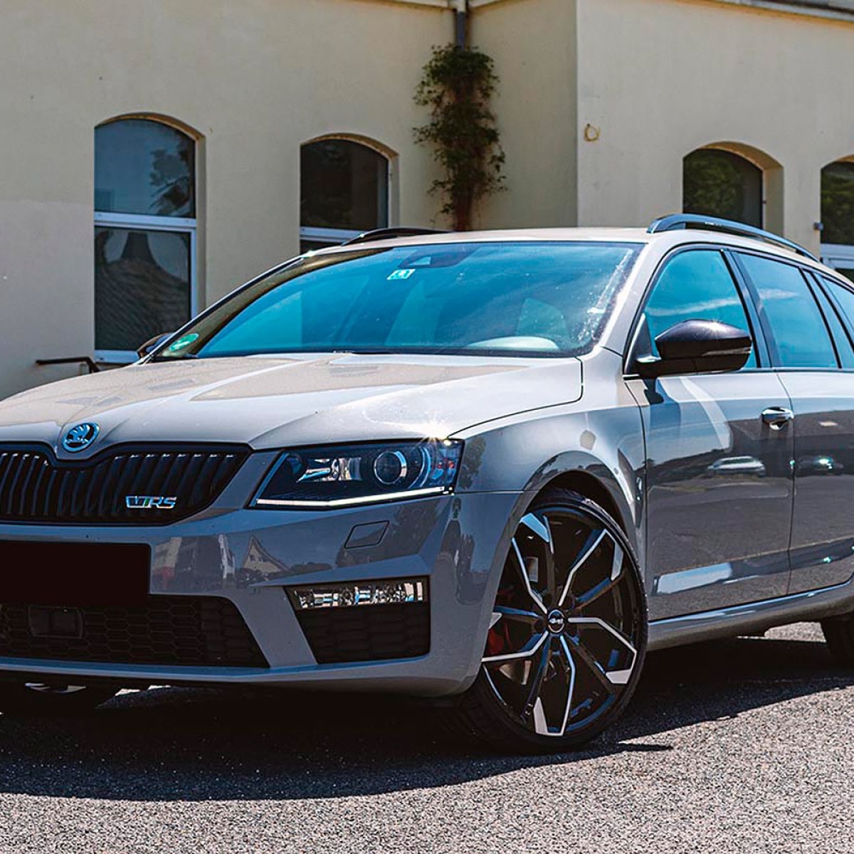 Skoda Octavia Brock RC34 Black Full Polish